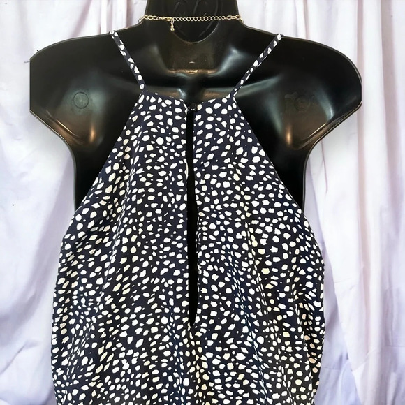 Main strip‎ navy blue pebble romper with pockets size medium - Picture 3 of 10